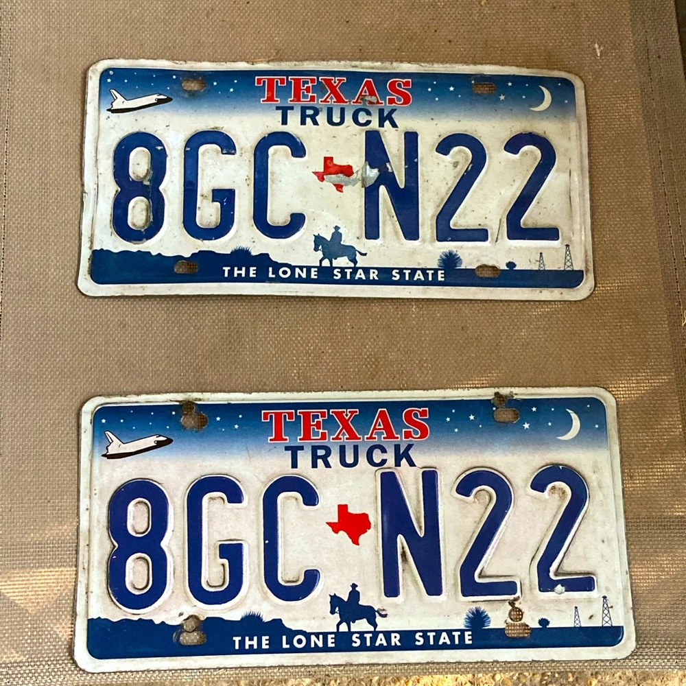 TEXAS “THE LONE STAR STATE” TRUCK LICENSE PLATE FEAT-SHUTTLE MOON STARS